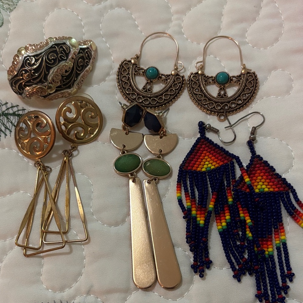 Elegant Gold and Silver Jewelry Set 5 pairs of earrings included
